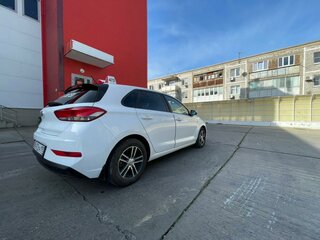 2022 Hyundai i30 III Рестайлинг 2, белый, 1760000 рублей, вид 5