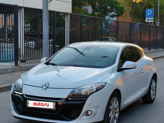 2013 Renault Megane III Рестайлинг, белый, 837000 рублей, вид 1