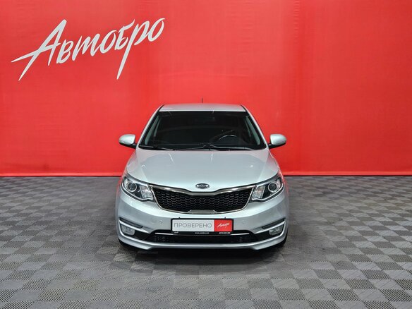2015 Kia Rio III Рестайлинг, серебристый, 990000 рублей - вид 8