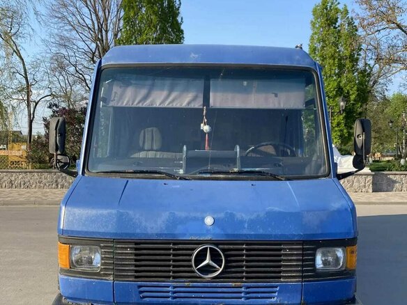 1990 Mercedes-Benz T2, синий, 850000 рублей - вид 3