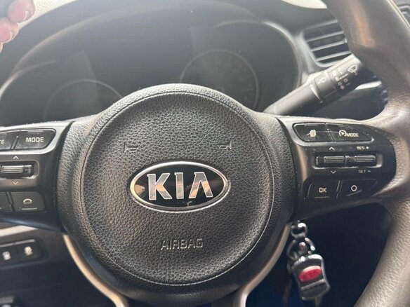 2020 Kia Rio IV, белый, 650000 рублей - вид 4