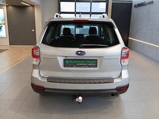 2016 Subaru Forester IV Рестайлинг, серебристый, 1999000 рублей, вид 5