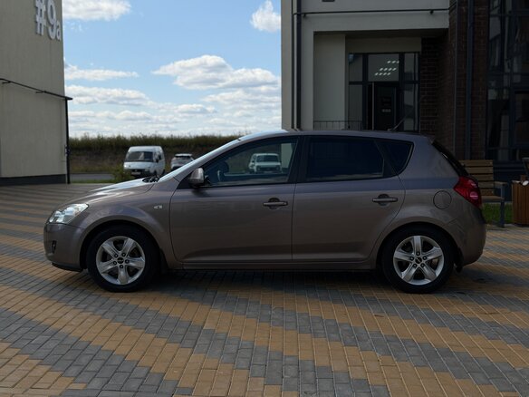 2009 Kia Ceed I, бежевый, 740000 рублей - вид 7