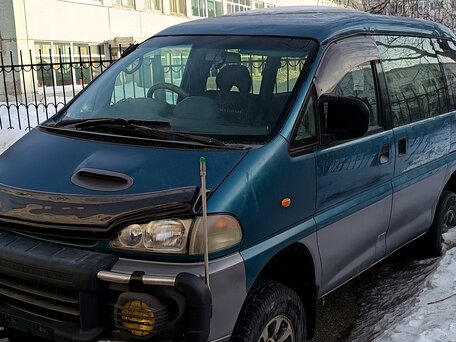 1997 Mitsubishi Delica IV, зелёный, 970000 рублей, вид 4