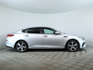 2019 Kia Optima IV Рестайлинг, серебристый, 1735000 рублей, вид 4