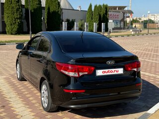 2015 Kia Rio III Рестайлинг, чёрный, 670000 рублей, вид 5