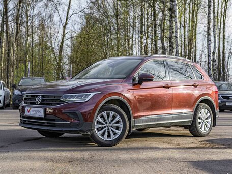 2021 Volkswagen Tiguan II Рестайлинг, коричневый, 2018000 рублей, вид 1