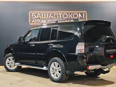 2017 Mitsubishi Pajero IV Рестайлинг 2, чёрный, 2565000 рублей, вид 5