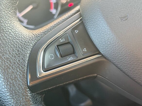 2019 Skoda Rapid I Рестайлинг, красный, 1685000 рублей - вид 13