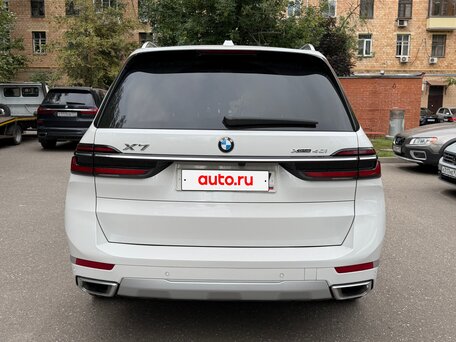 2022 BMW X7 40i I (G07) Рестайлинг, белый, 10500000 рублей, вид 5