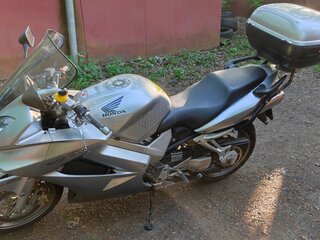 2006 Honda VFR 800, серебристый, 490000 рублей, вид 2