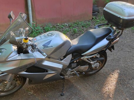 2006 Honda VFR 800, серебристый, 490000 рублей, вид 2