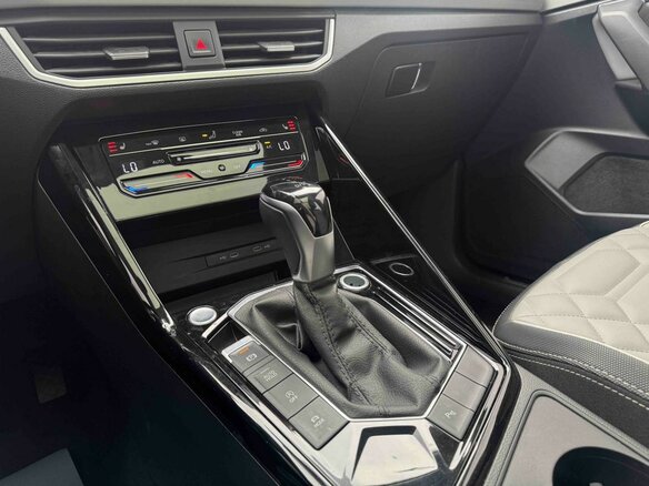 2023 Volkswagen Tayron I Рестайлинг, белый, 2440000 рублей - вид 12
