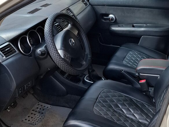 2011 Nissan Tiida I Рестайлинг, коричневый, 360000 рублей - вид 4