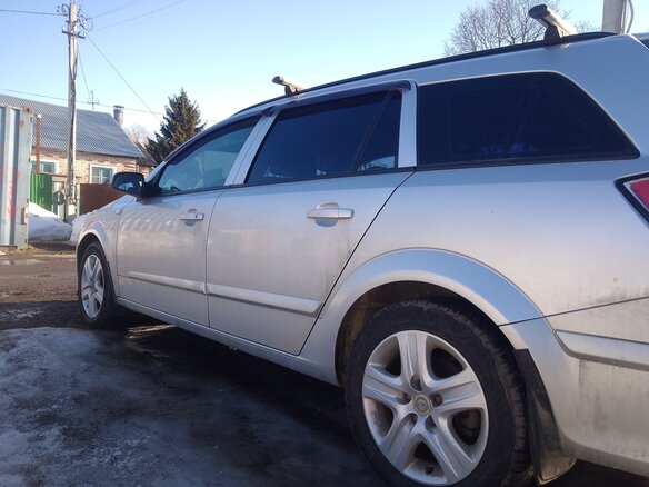 2008 Opel Astra H Рестайлинг, серебристый, 400000 рублей - вид 4