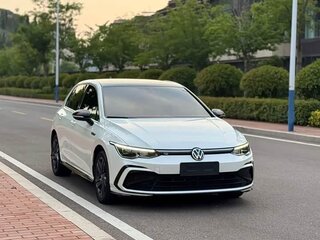 2023 Volkswagen Golf VIII, белый, 1550666 рублей, вид 2