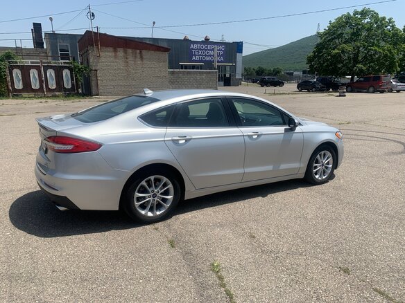 2019 Ford Fusion (North America) II Рестайлинг, серый, 1400000 рублей - вид 17
