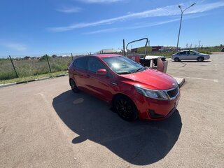 2013 Kia Rio III, красный, 835000 рублей, вид 1