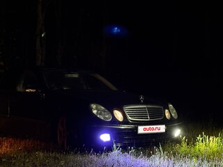 2004 Mercedes-Benz E-Класс 320 III (W211, S211), чёрный, 680000 рублей, вид 3