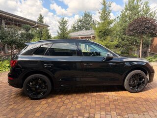 2021 Audi Q5 L 45 TFSI II (FY) Рестайлинг, чёрный, 4350000 рублей, вид 5