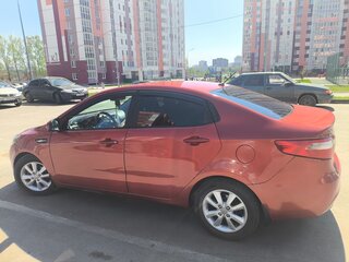 2012 Kia Rio 5-speed III, красный, 750000 рублей, вид 3
