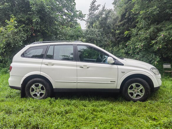 2010 SsangYong Kyron 6-speed I Рестайлинг, белый, 800000 рублей - вид 1