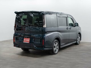 2017 Honda Stepwgn Spada V Рестайлинг, зелёный, 2400000 рублей, вид 2