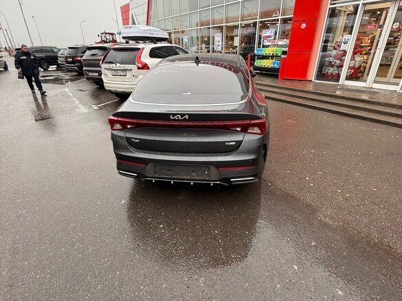2022 Kia K5 III, серый, 4000000 рублей - вид 3
