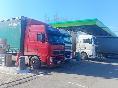 2011 Volvo FH, красный, 3100000 рублей, вид 3