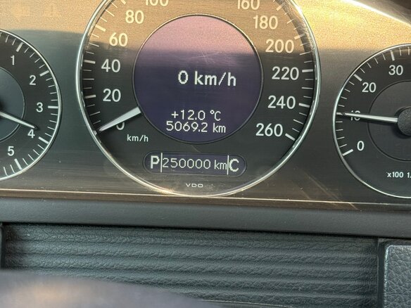 2004 Mercedes-Benz CLK-Класс 200 II (W209), чёрный, 950000 рублей - вид 6