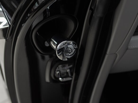 2021 Rolls-Royce Dawn Black Badge, чёрный, 45000000 рублей - вид 15