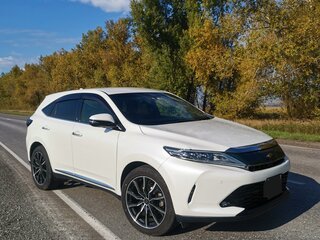 2017 Toyota Harrier III (XU60) Рестайлинг, белый, 3500000 рублей, вид 5