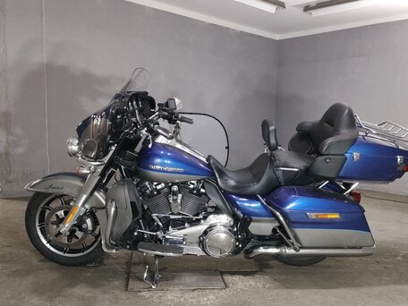 2017 Harley-Davidson Electra Glide, синий, 1800000 рублей, вид 2