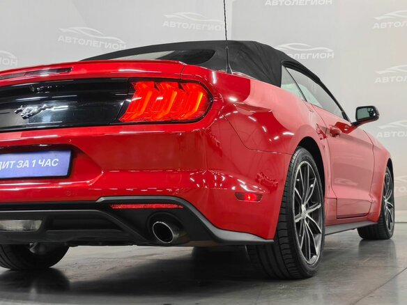 2018 Ford Mustang VI Рестайлинг, красный, 3070000 рублей - вид 28