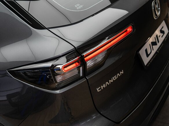 2024 Changan UNI-S I, серый, 3099900 рублей - вид 10