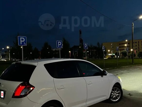 2011 Kia Ceed I Рестайлинг, белый, 650000 рублей - вид 8