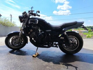 Yamaha FZX750