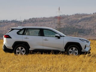 2025 Toyota RAV4 V (XA50), белый, 3500000 рублей, вид 4