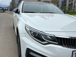 2019 Kia Optima IV Рестайлинг, белый, 1020000 рублей, вид 2