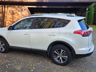 2018 Toyota RAV4 IV (XA40) Рестайлинг, белый, 2350000 рублей, вид 3