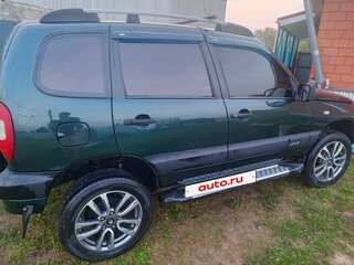 2004 Chevrolet Niva I, зелёный, 300000 рублей, вид 2