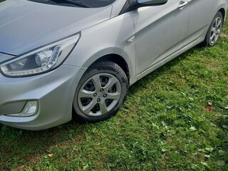 2014 Hyundai Solaris I, серебристый, 700000 рублей, вид 5