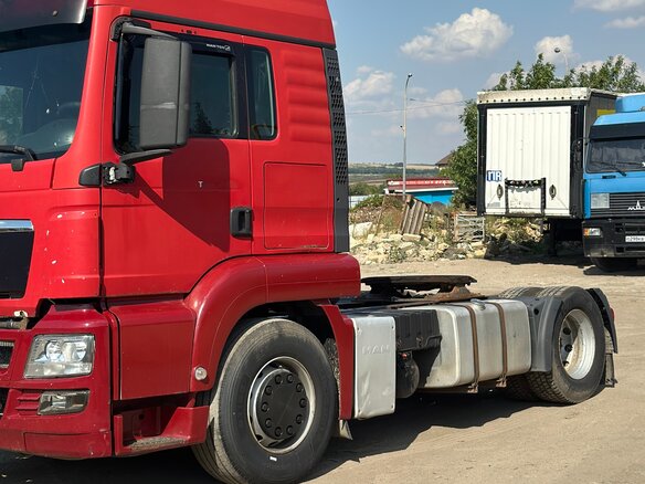 2011 MAN TGS, красный, 2100000 рублей - вид 5
