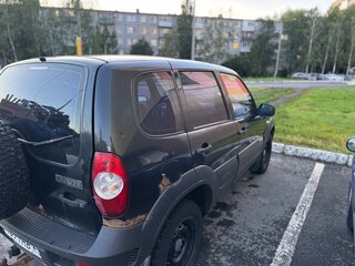 2011 Chevrolet Niva I Рестайлинг, чёрный, 210000 рублей, вид 4