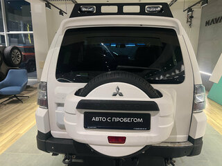 2011 Mitsubishi Pajero IV Рестайлинг 1, белый, 1500000 рублей, вид 5