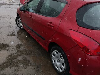 2011 Peugeot 308 I Рестайлинг, красный, 550000 рублей, вид 3