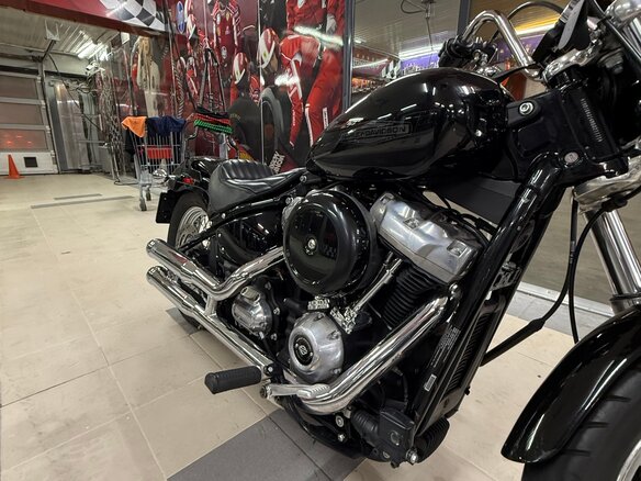 2021 Harley-Davidson Softail Standard, чёрный, 1250000 рублей - вид 4
