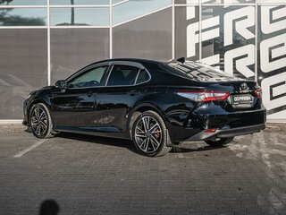 2019 Toyota Camry VIII (XV70), чёрный, 2195000 рублей, вид 2