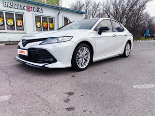 2019 Toyota Camry VIII (XV70), белый, 3700000 рублей, вид 4