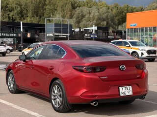 2021 Mazda 3 IV (BP), красный, 2150000 рублей, вид 4